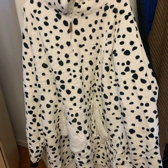 Cozy Dalmatian Print Hoodie - Picture 4 of 6
